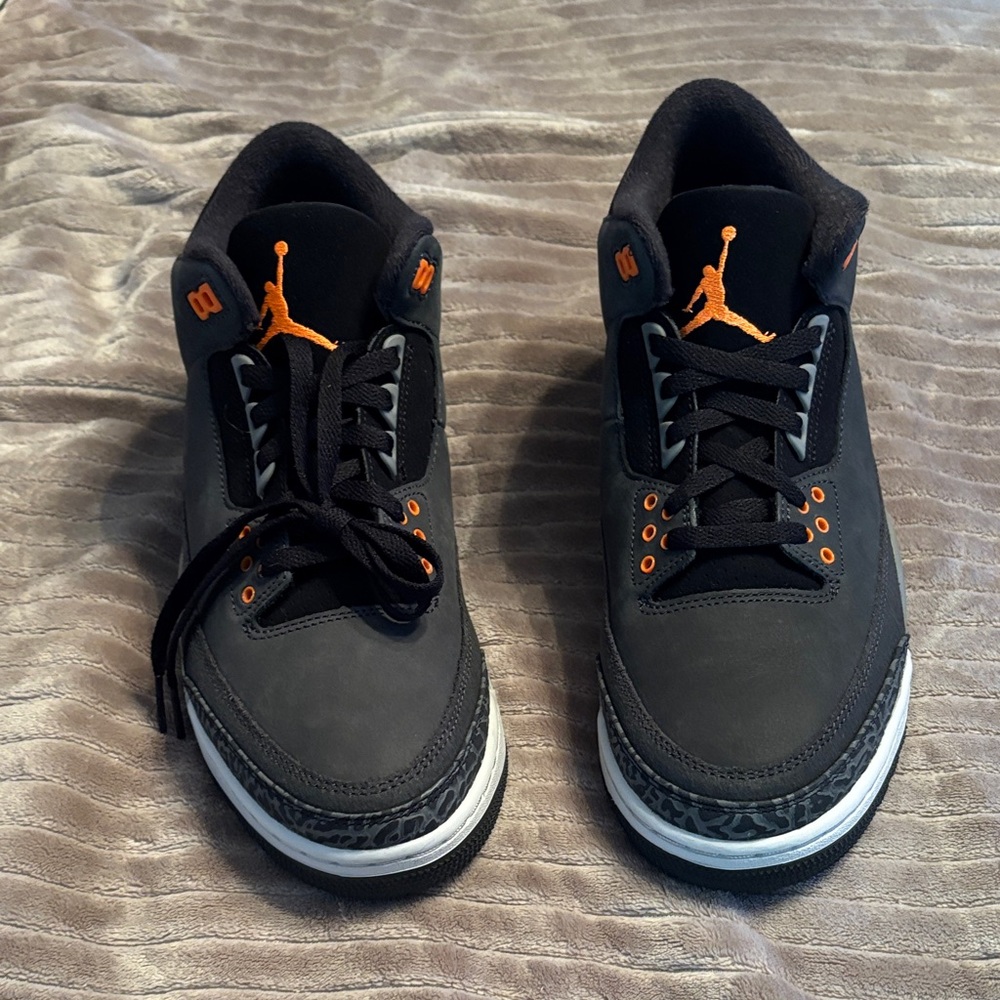 Jordan Men's Black and Orange Sneakers